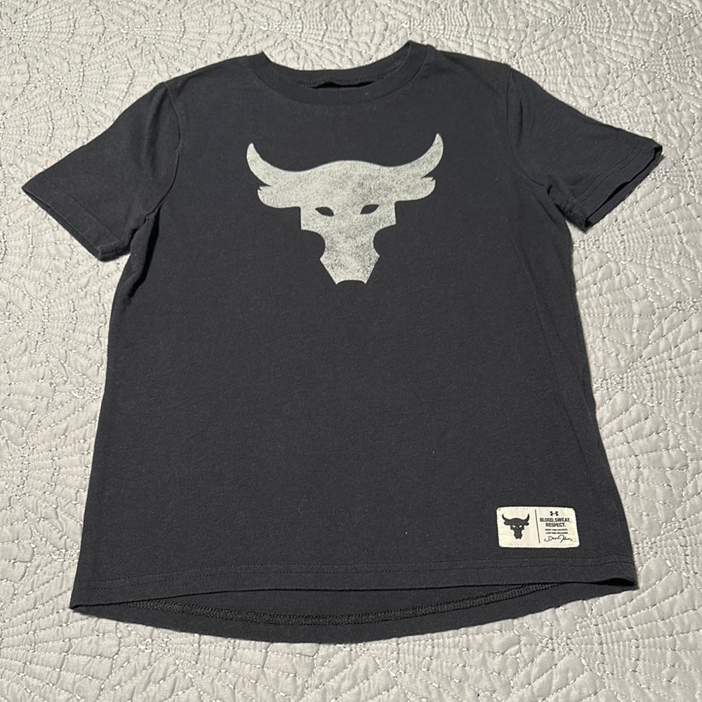 Under Armour Boys Project Rock Black T-Shirt, EUC, Size Small